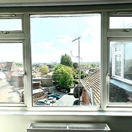 Stylish Modern, Private Apartment,15 Mins To Central London Hendon Eksteriør bilde