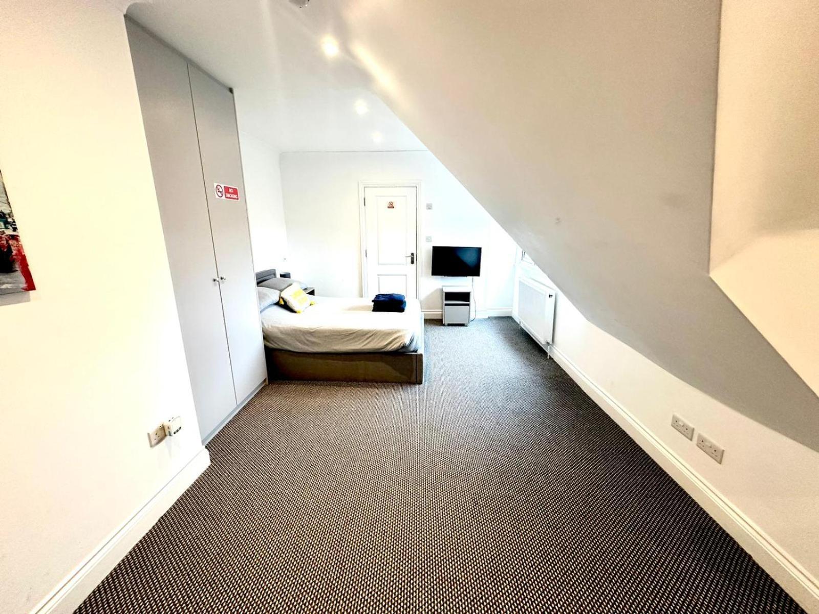 Stylish Modern, Private Apartment,15 Mins To Central London Hendon Eksteriør bilde