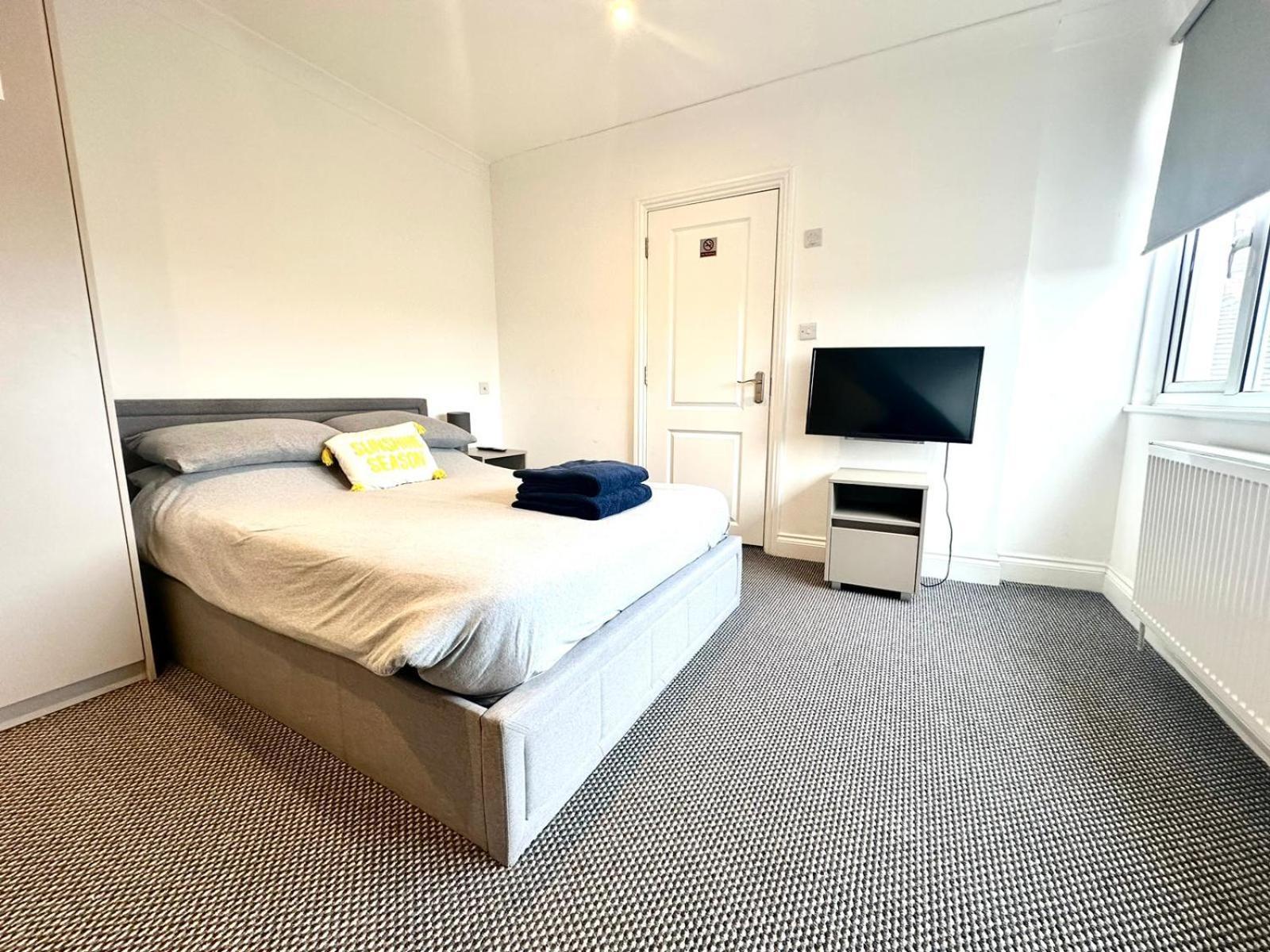 Stylish Modern, Private Apartment,15 Mins To Central London Hendon Eksteriør bilde
