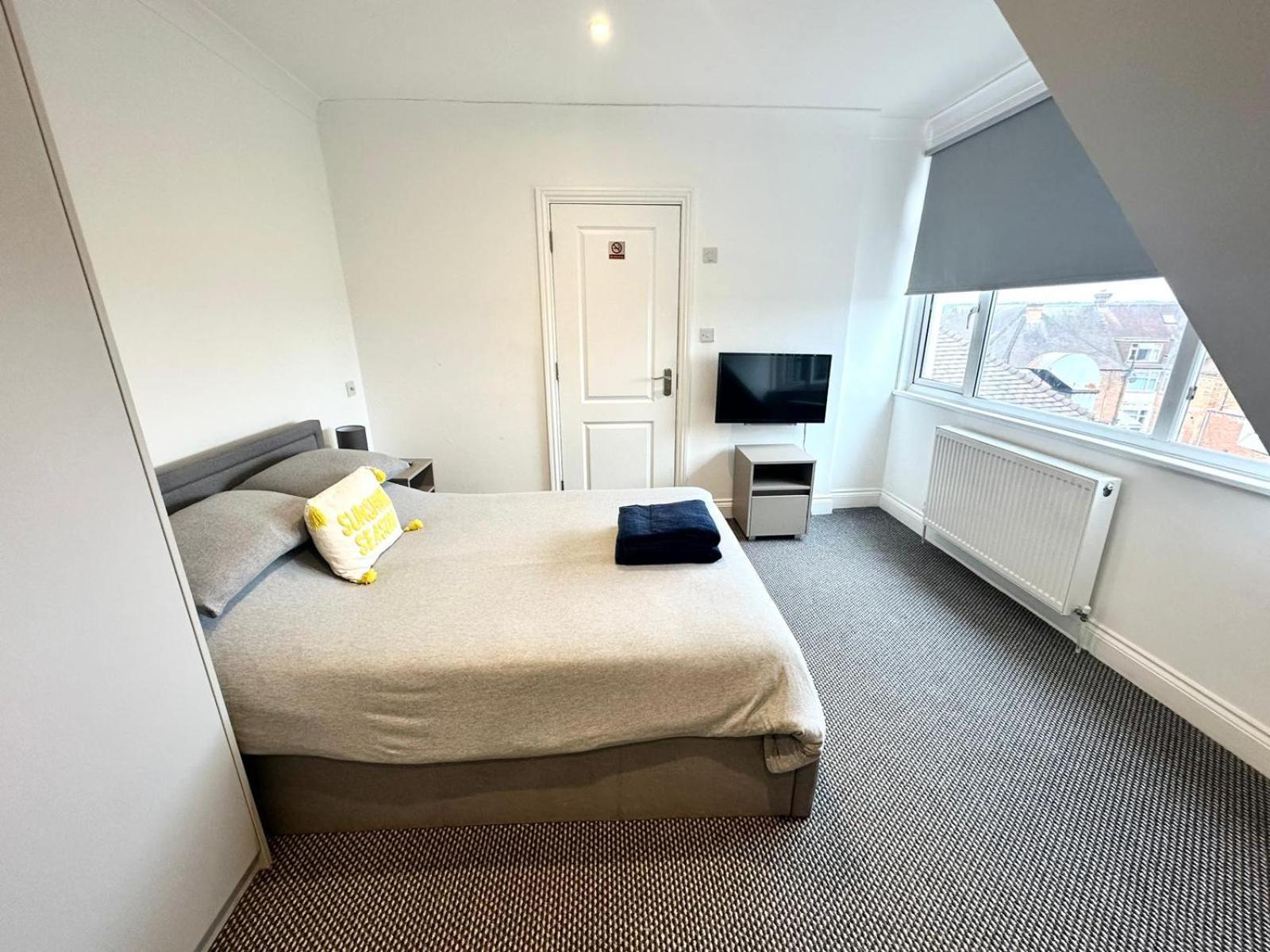 Stylish Modern, Private Apartment,15 Mins To Central London Hendon Eksteriør bilde