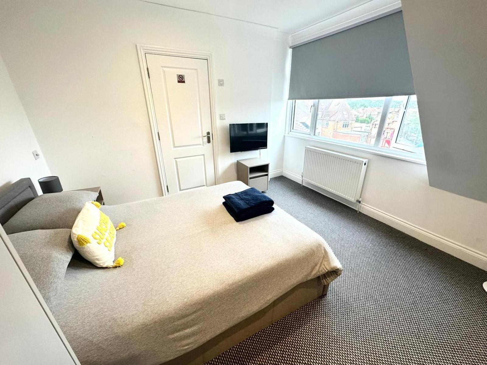 Stylish Modern, Private Apartment,15 Mins To Central London Hendon Eksteriør bilde