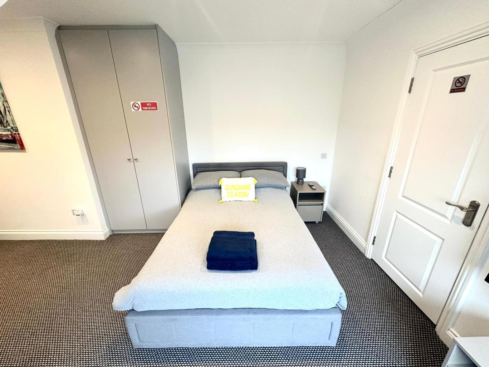 Stylish Modern, Private Apartment,15 Mins To Central London Hendon Eksteriør bilde