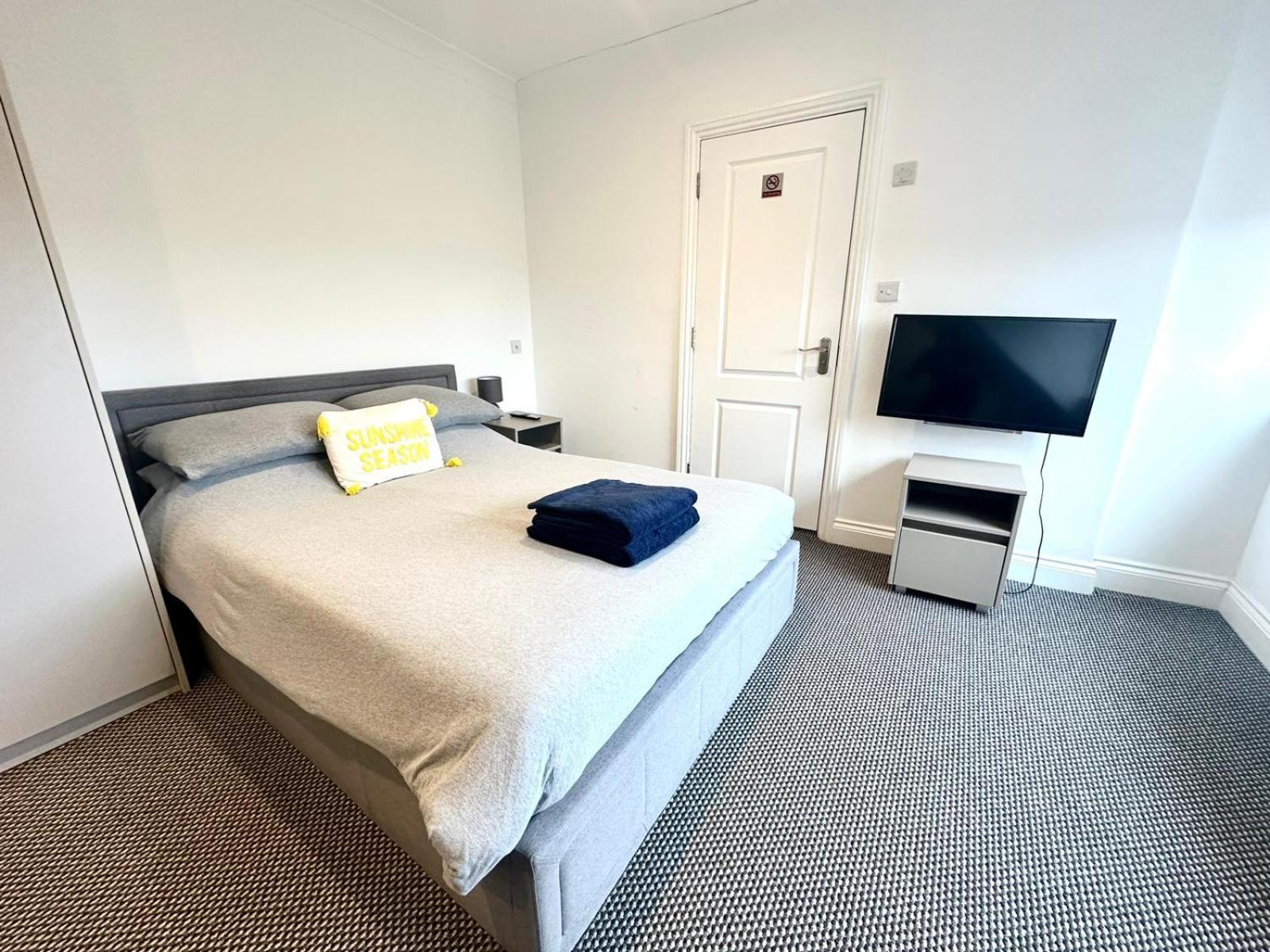 Stylish Modern, Private Apartment,15 Mins To Central London Hendon Eksteriør bilde